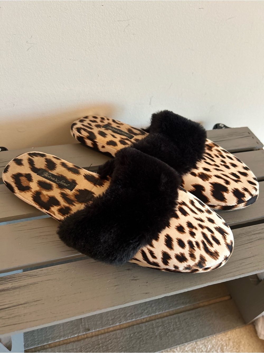 Victoria’s Secret Signature Satin & Faux Fur Animal Print Slippers Sz M 7/8 EUC
